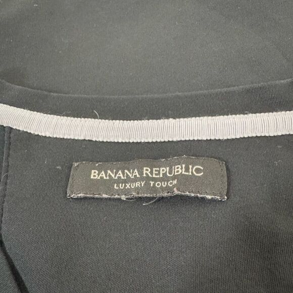Banana Republic Luxury Touch Women’s Short Sleeve V-Neck T-Shirt Size Small - Picture 4 of 8